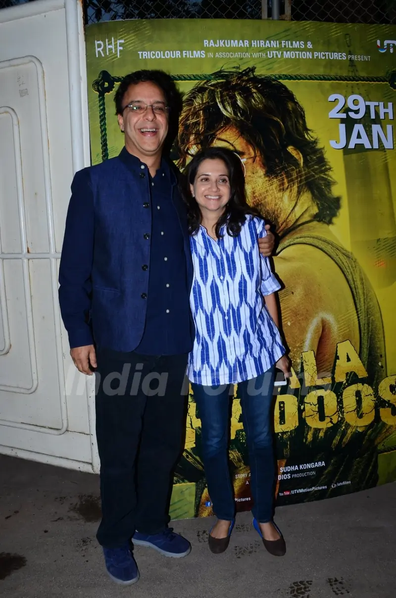 Vidhu Vinod Chopra and Anupama Chopra at Special Screening of Saala Khadoos