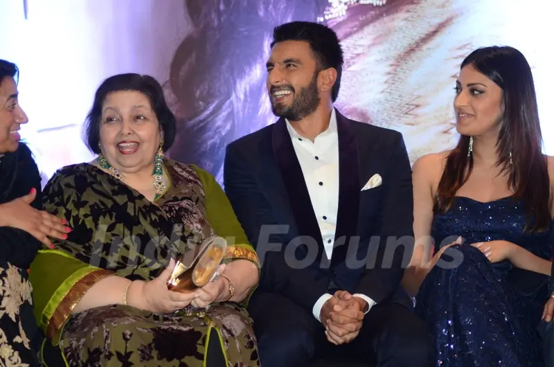 Ranveer Singh and Anushka Ranjan at 3rd National Yash Chopra Memorial Awards