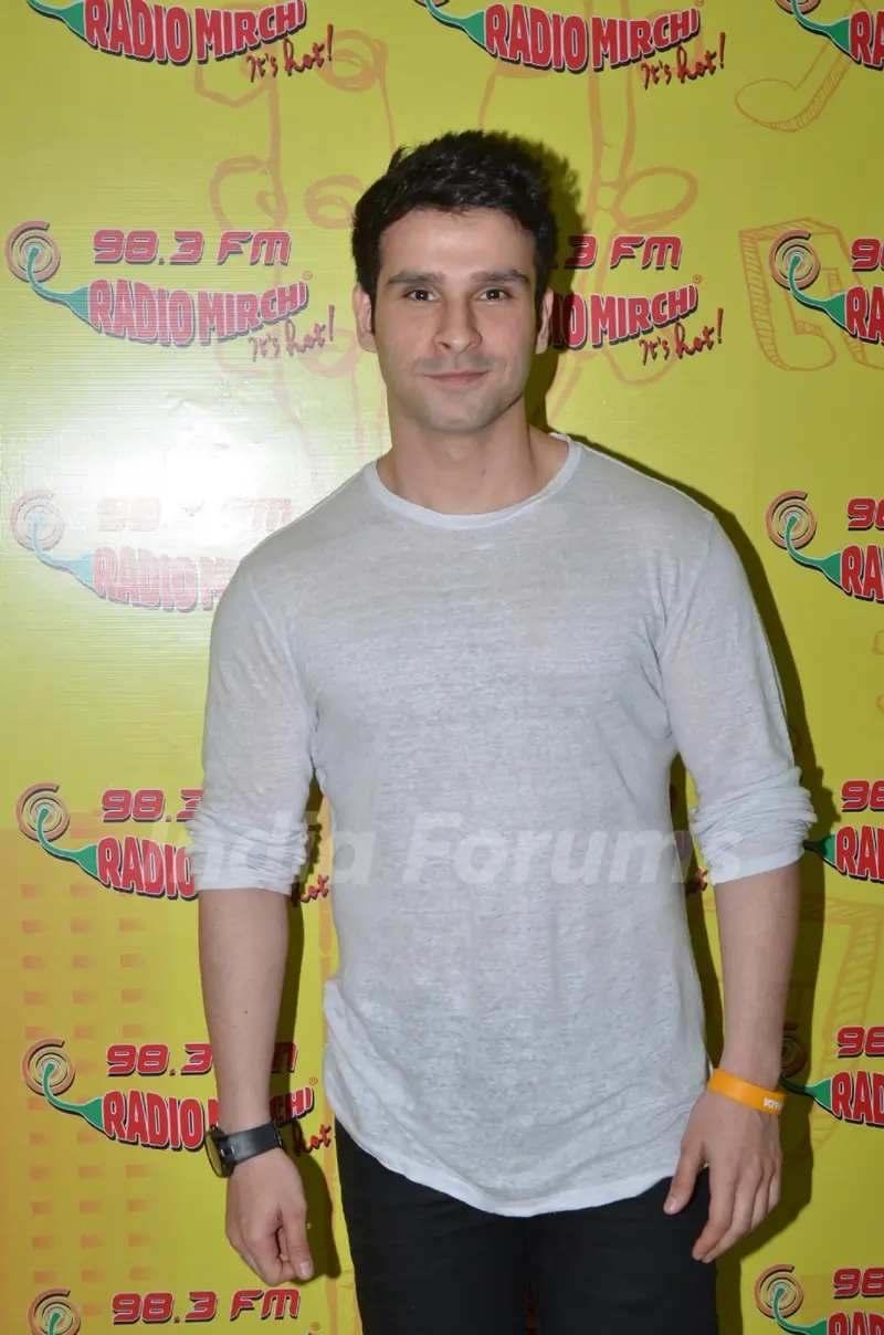 Girish Kumar for Promotions of Loveshhuda at Radio Mirchi