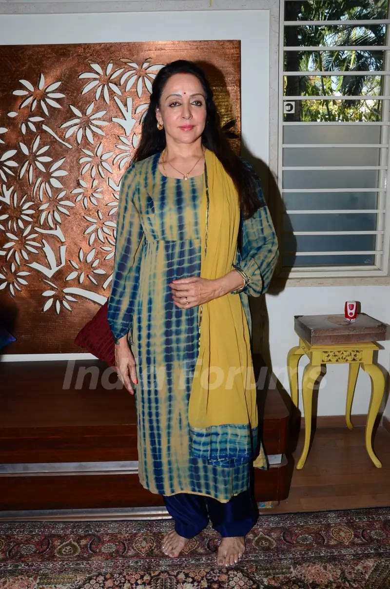 Hema Malini Takes a Press Conference for Plot Allotment Issue