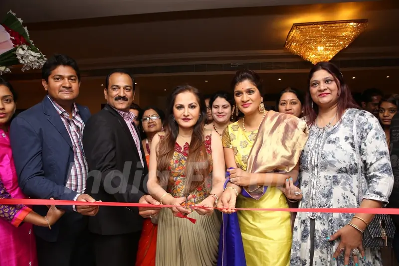 Jaya Prada Inaugurates Lavish Exhibition