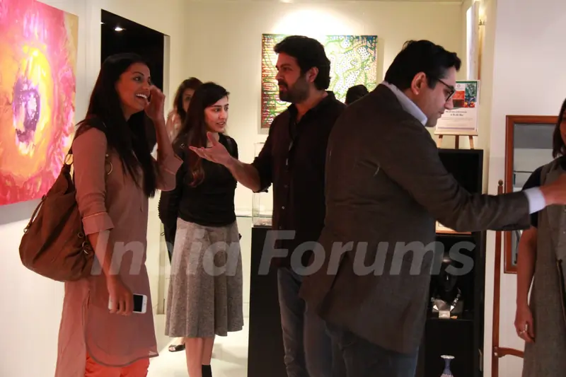 Mugdha Godse and Harman Baweja at Rowena Baweja's Art Exhibition