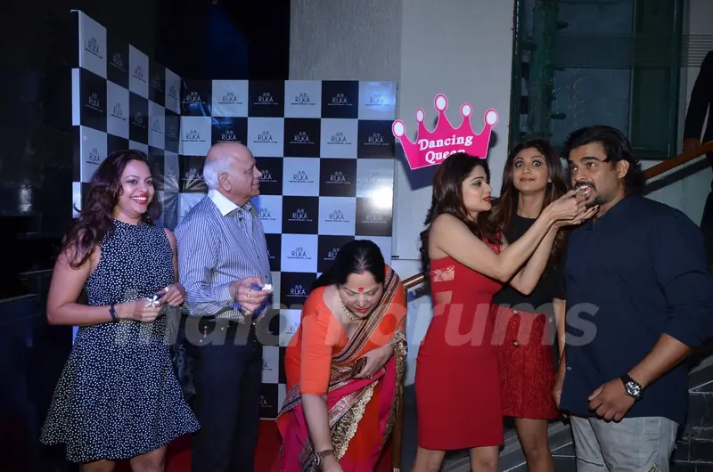 R. Madhavan with Wife Sarita at Shamita Shetty's Birthday Bash