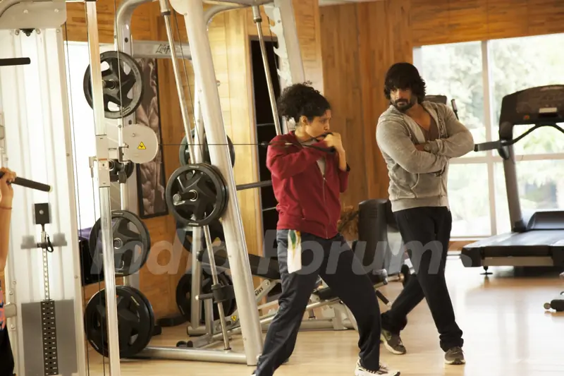 Ritika Singh and R. Madhavan in Saala Khadoos