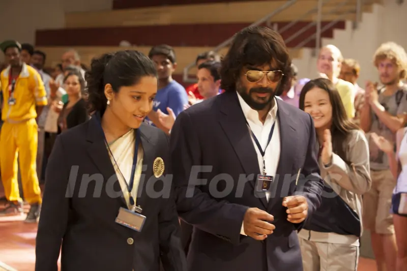 Ritika Singh and R. Madhavan in Saala Khadoos