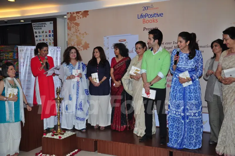 Tusshar Kapooor, Vandana Sajnani, Isha Koppikar at Launch Book 'Angels Speak'