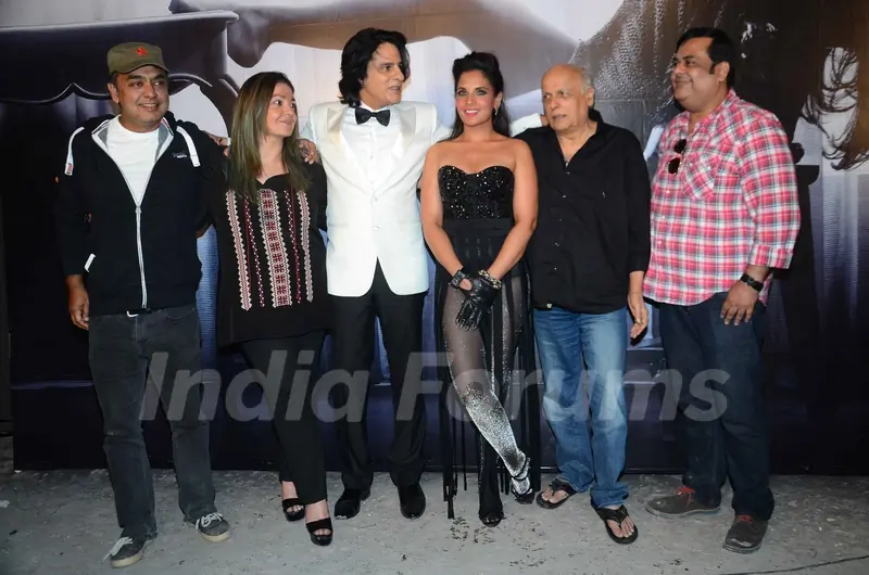 Richa Chadda, Mahesh Bhatt, Rahul Roy and Pooja Bhatt at On Location Shoot of 'Cabaret'