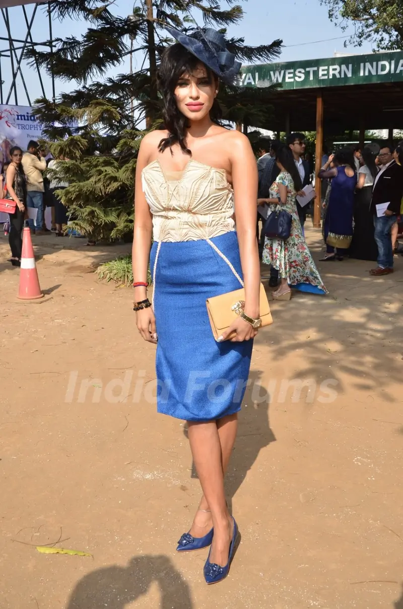 Gizele Thakral at Mid-Day Race