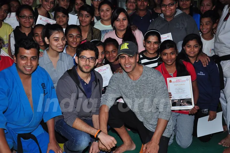 Akshay Kumar and Aditya Thackeray at Martial Arts Certificate Distribution Event