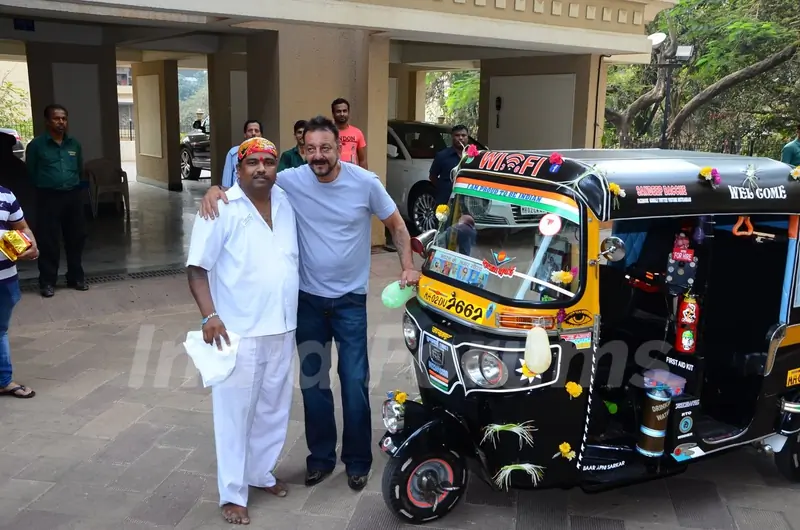 Sanjay Dutt poses with one of his Biggest Fan