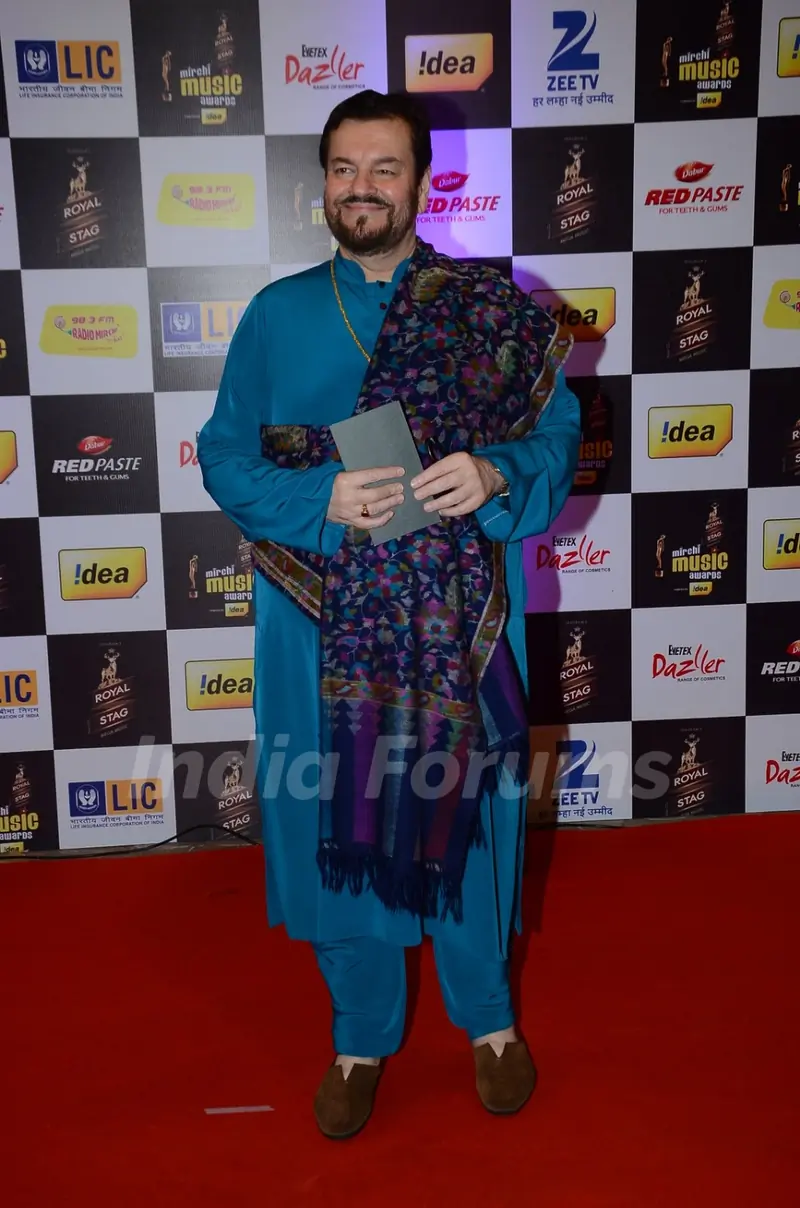 Nitin Mukesh at Mirchi Music Awards 2016