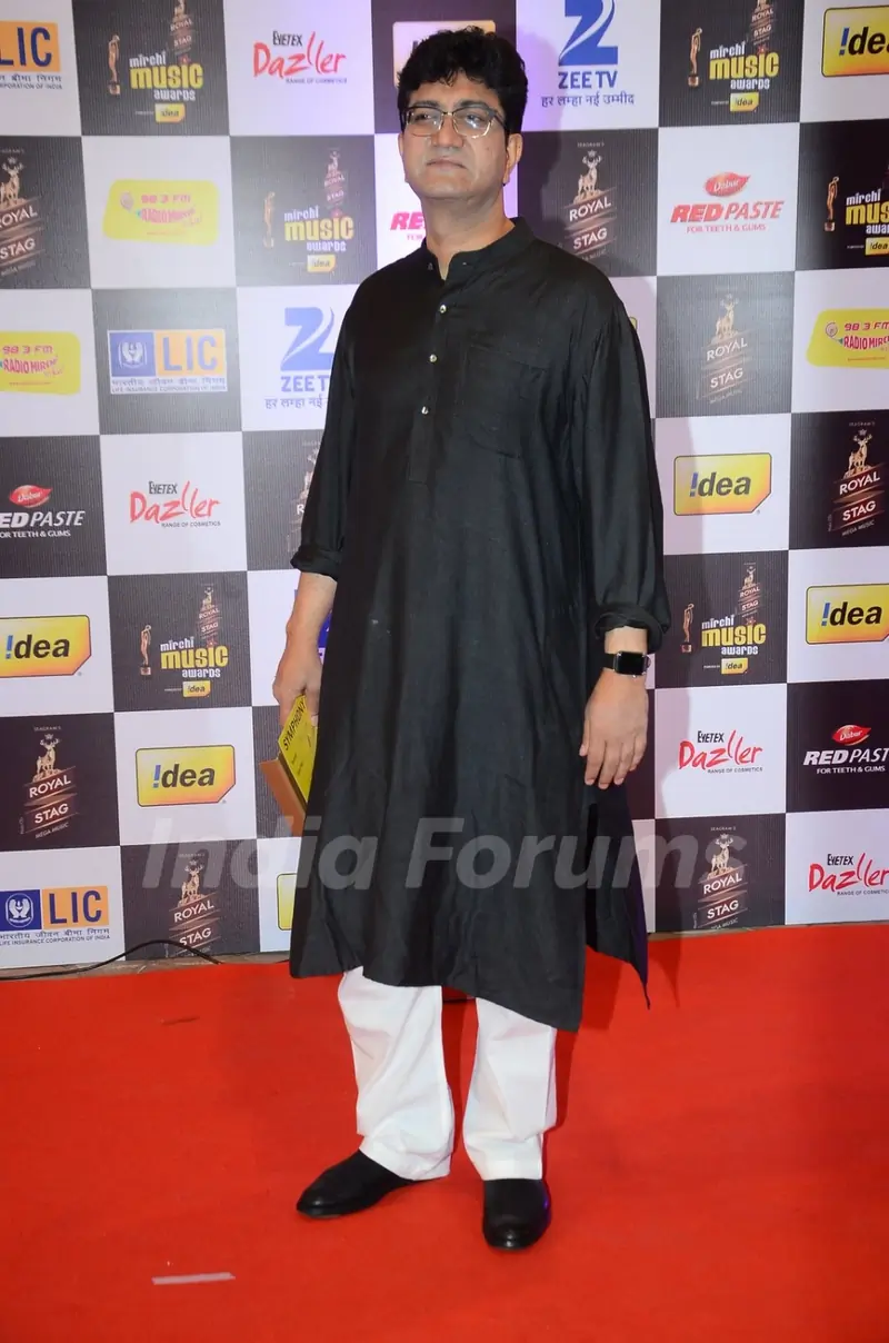 Prasoon Joshi at Mirchi Music Awards 2016