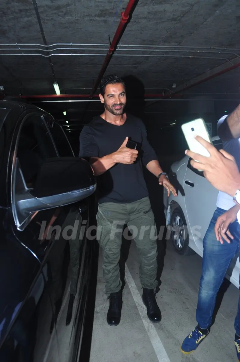 John Abraham and Varun Dhawan return from Abu Dabhi schedule