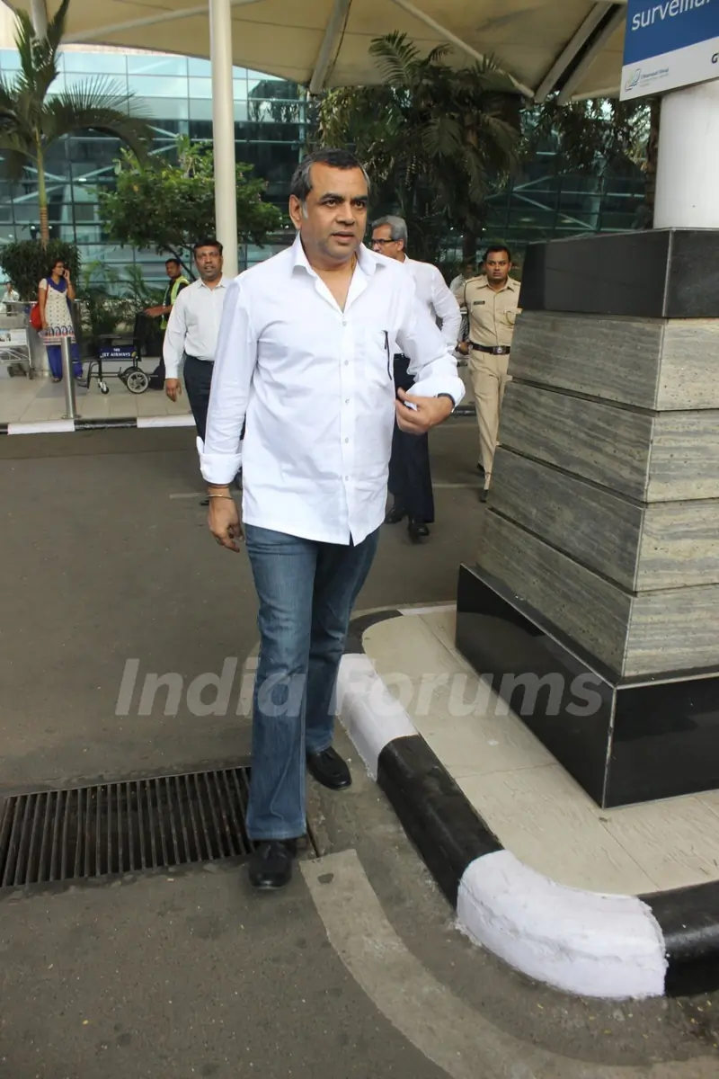 Paresh Rawal at Snapped at Airport