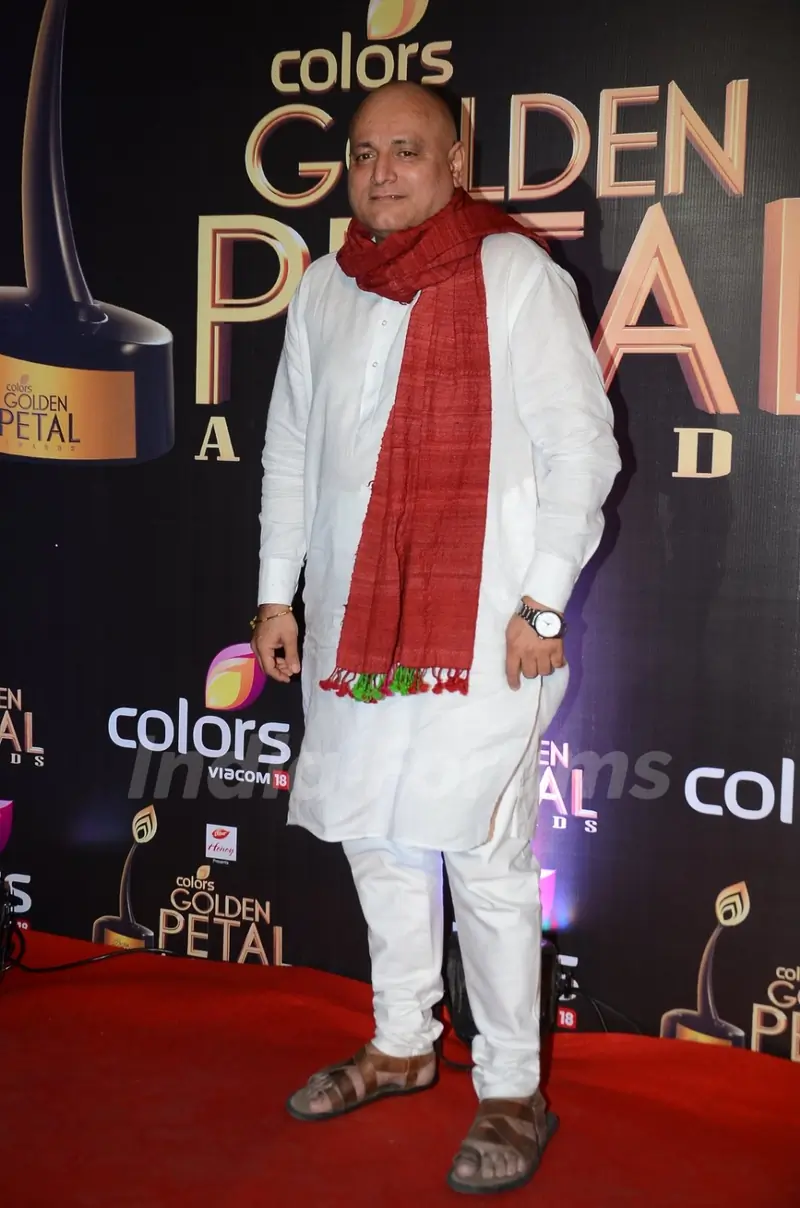 Manoj Joshi at Golden Petal Awards 2016