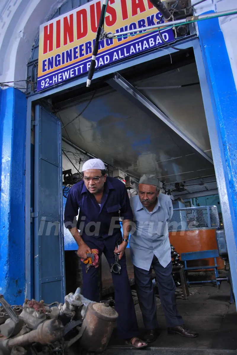 Paresh Rawal looking confused