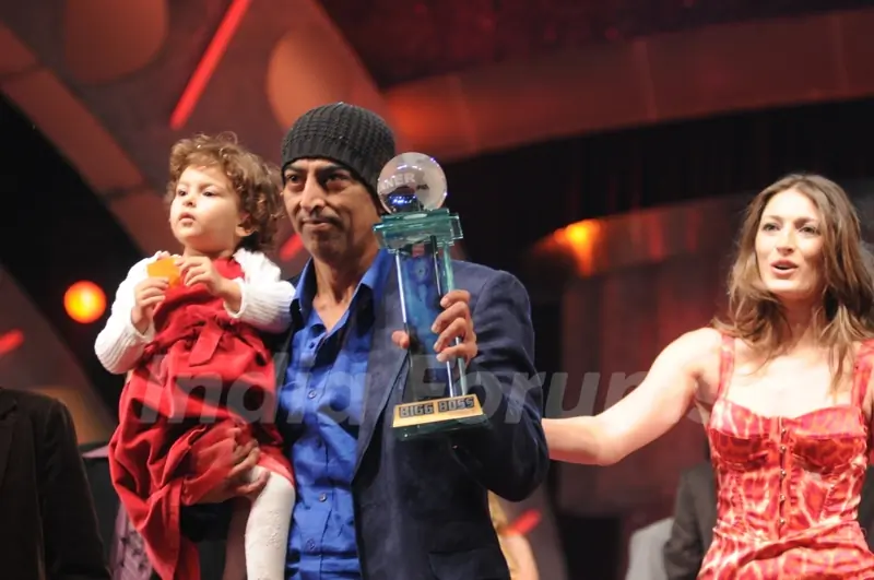 Vindoo with his daughter