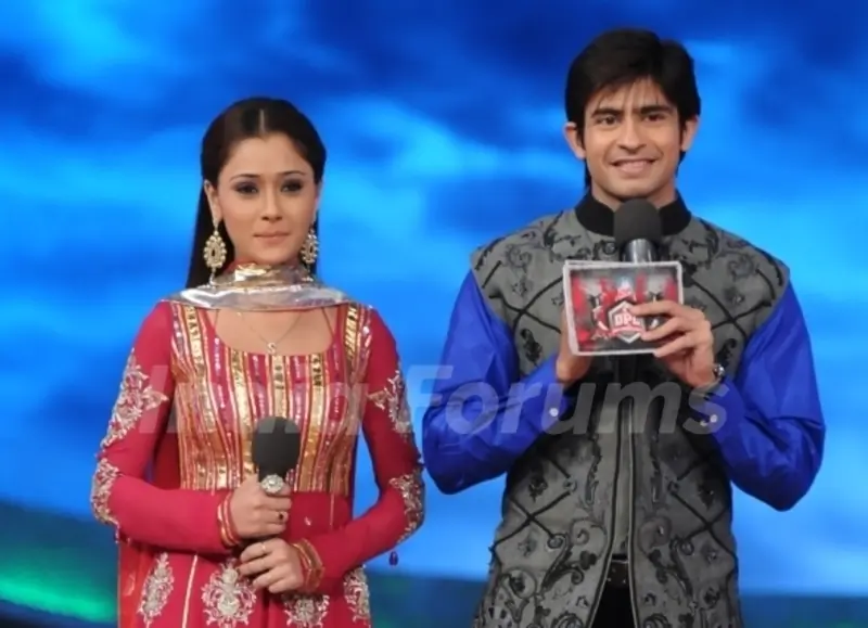 Hussain and Sara as a anchor