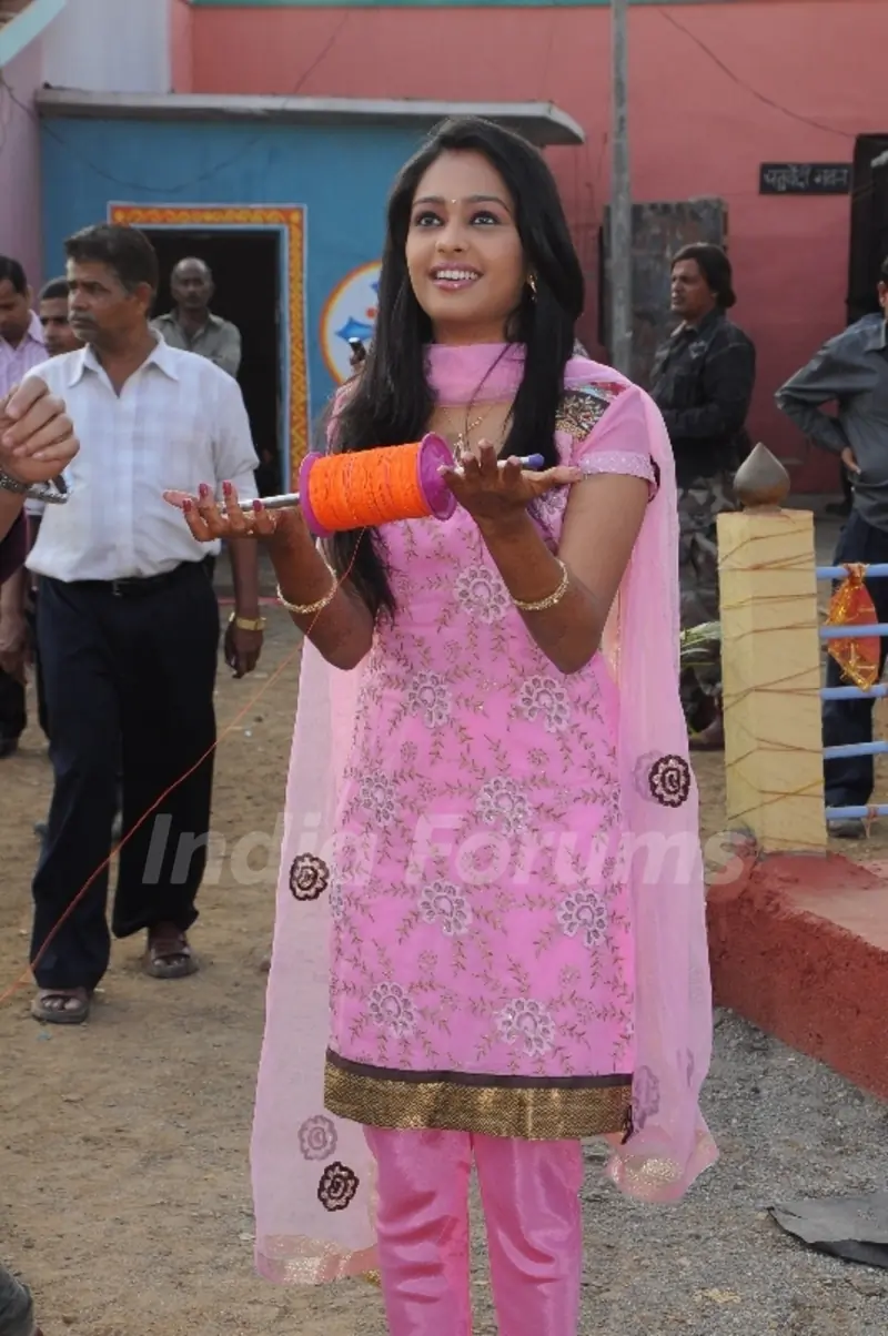 Mugdha Chaphekar from Sajan Re Jhoot Mat Bolo