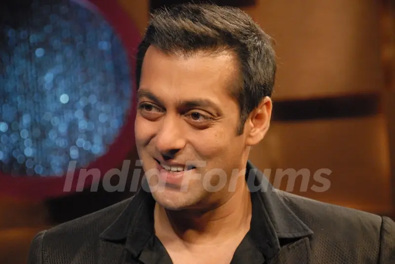 Salman Khan in tv show Lift Kara De