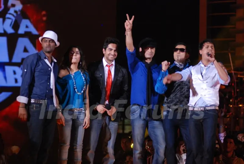 Mohit Chauhan -Captain with his team