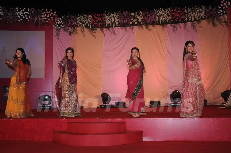 Behenein performing on the stage for Purva''s sangeet