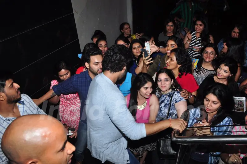 Arjun Kapoor Meets fans to Promote Ki and Ka