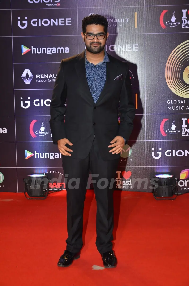 Siddharth Mahadevan at COLORS GiMA AWARDS 2016