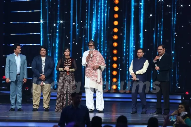 Amitabh Bachchan, Udit Narayan, Lalit Pandit and Sudesh Bhosle at COLORS GiMA AWARDS 2016