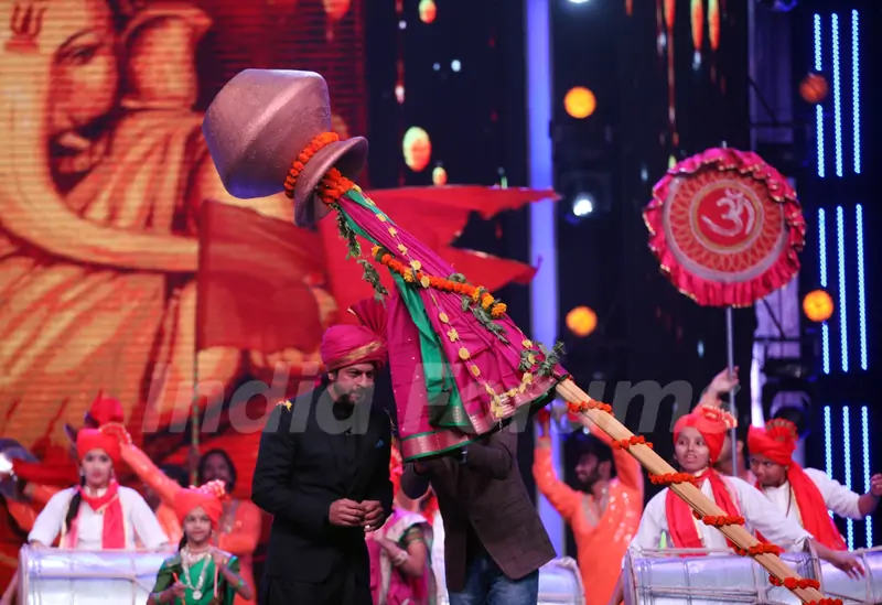 Shah Rukh Khan Promotes 'Fan on 'Chala Hawa Yeu Dya'