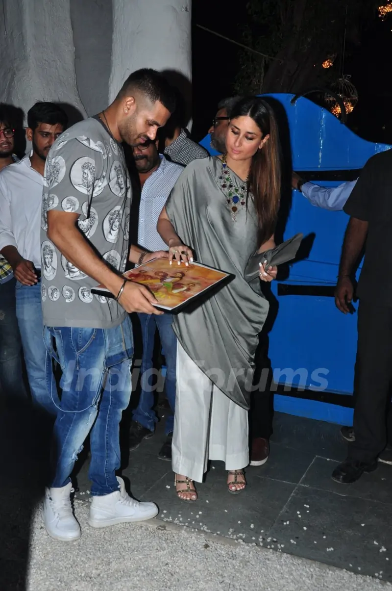 Kareena Kapoor at Success Bash of 'Ki and Ka'