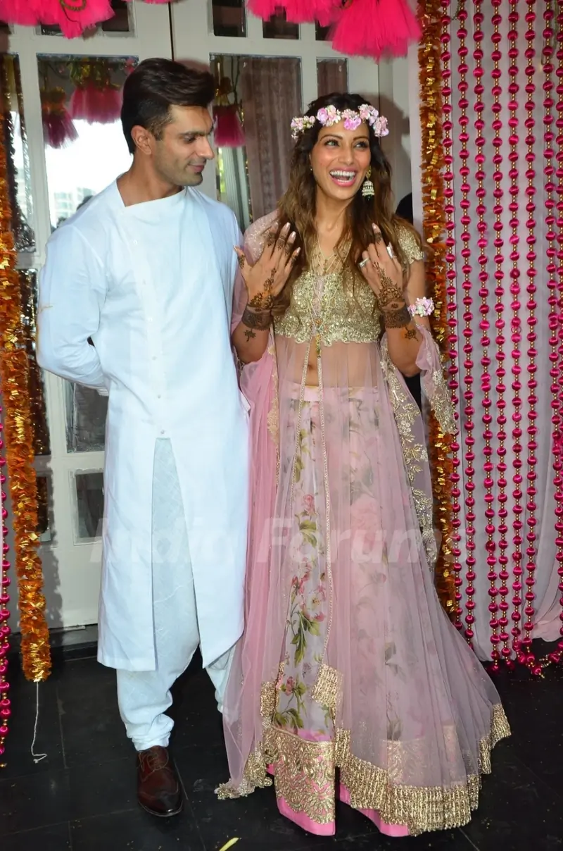 Karan - Bipasha's Mehendi Ceremony
