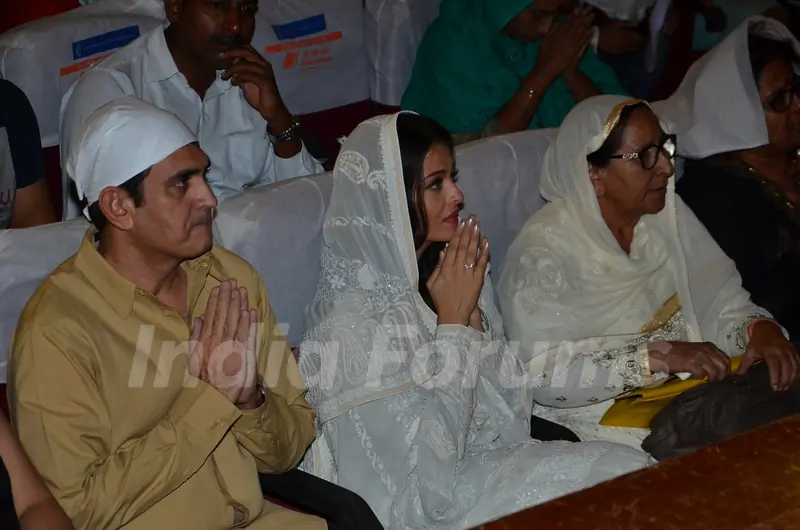 Omung Kumar and Aishwarya Rai Bachchan Pay Homage to Sarabjit