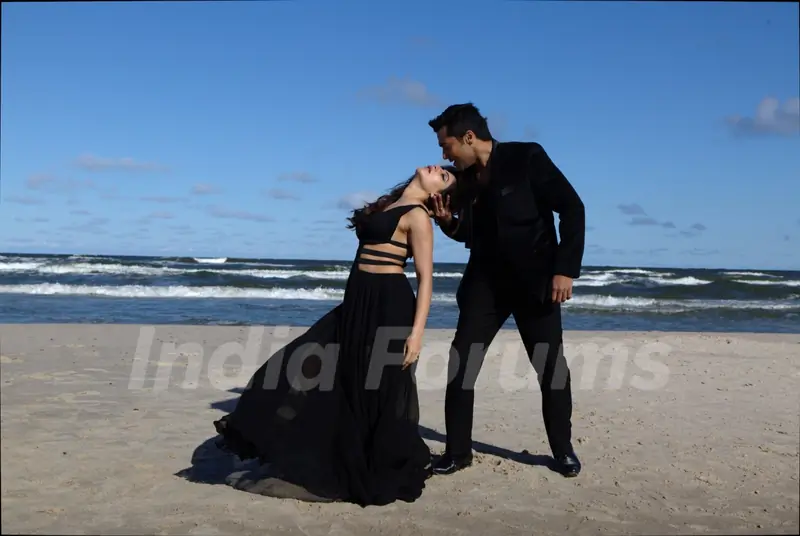 Stills of Suriya in '24'