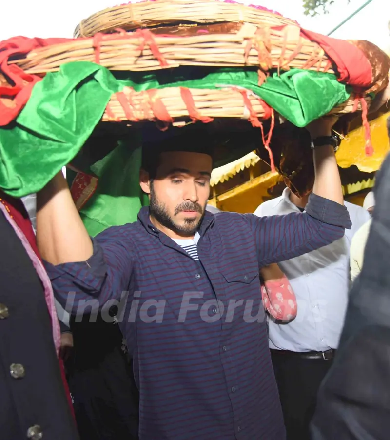 Emran Hashmi and Mohammad Azharuddin at Nizamuddin Dargah
