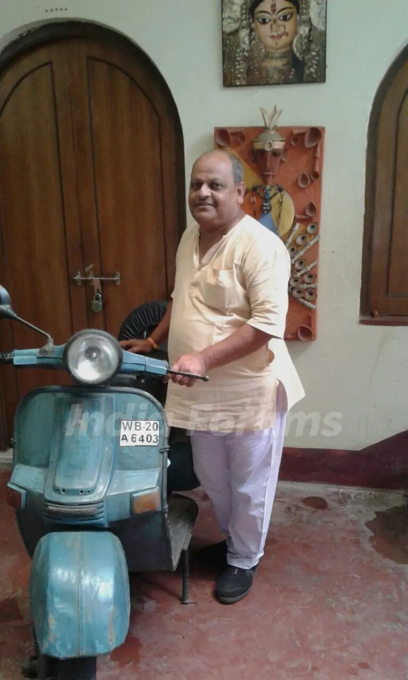 Sujit Narayan Sur with scooter of TE3N driven by Mr Bachchan in Te3n