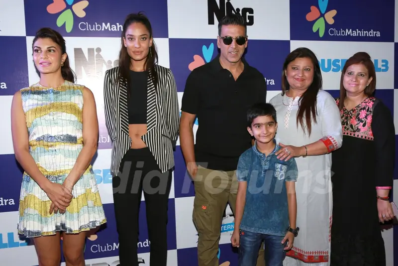 Jacqueline Fernandes, Lisa Haydon and Akshay Kumar at Promote 'Housefull 3' in Delhi
