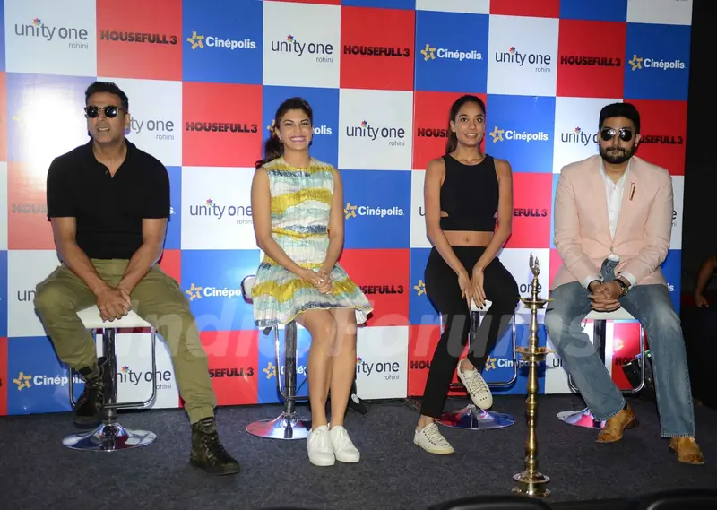 Akshay Kumar, Jacqueline Fernandes, Lisa Haydon and Abhishek Bachchan Promote 'Housefull 3' in Delhi