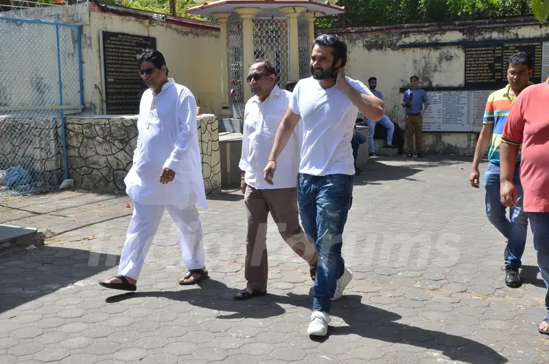 Jackky Bhagnani at Vikas Mohan's Funeral