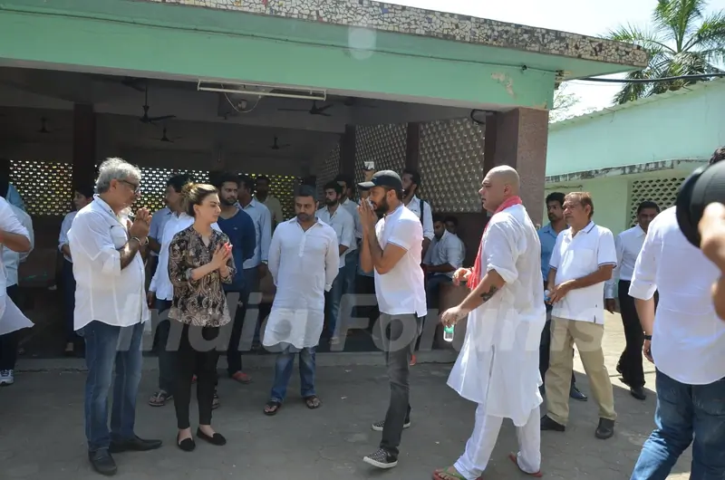Riteish Deshmukh at Vikas Mohan's Funeral