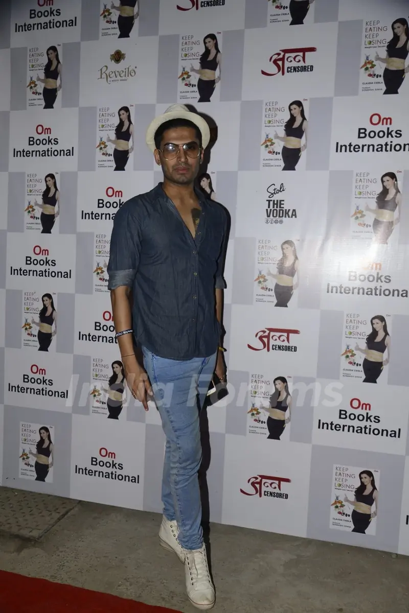 Sushant Divgikar at Launch of Claudia Ciesla's Book 'Keep eating Keep Losing'