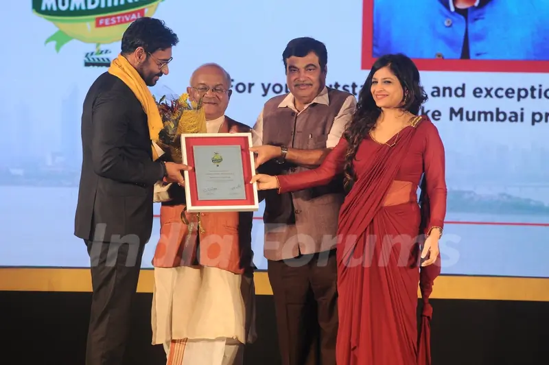 Ajay Devgn Honoured at Swabhimaan Mumbaikar Event