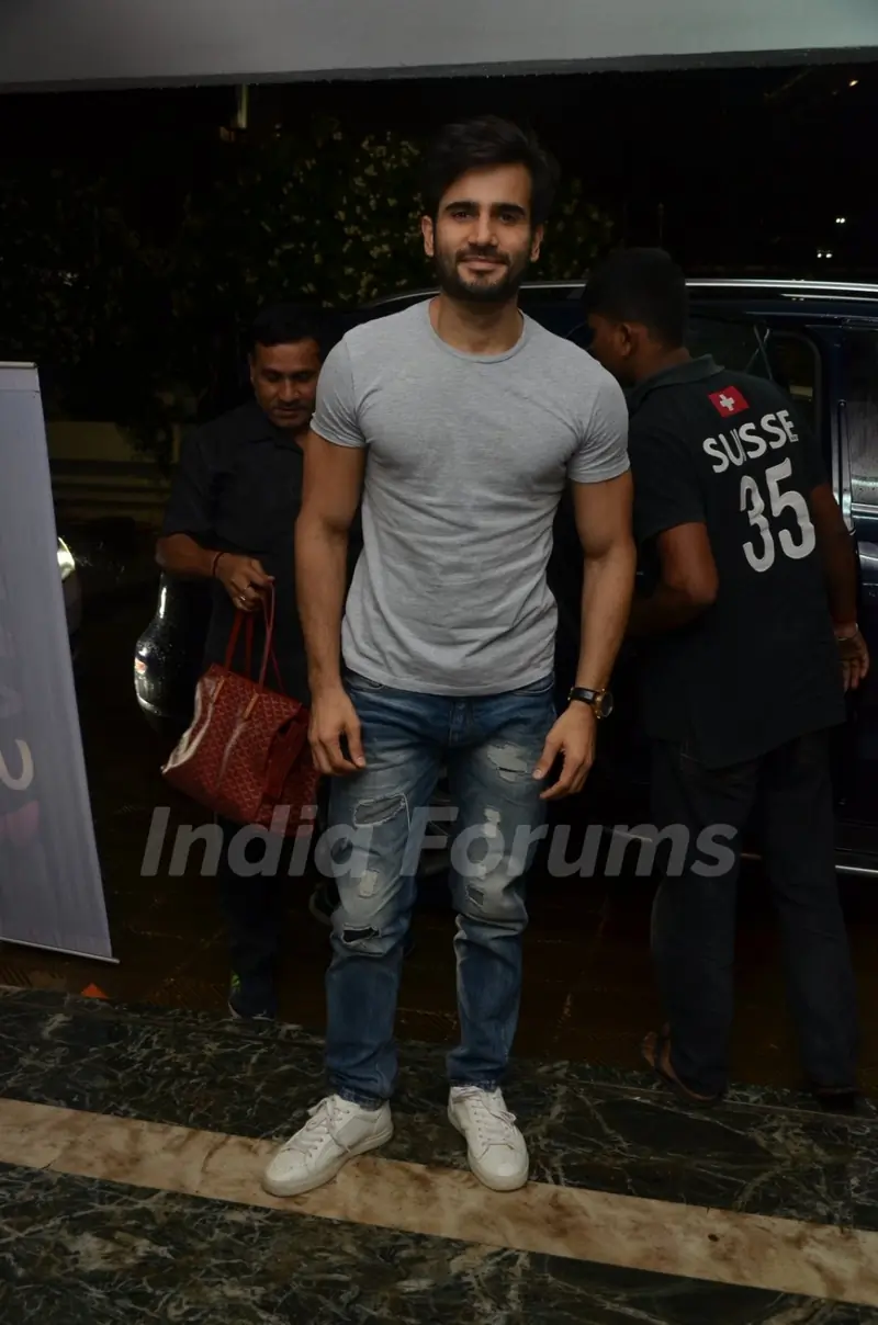Karan Tacker at Vandana Sajnani Khattar's 50th Play