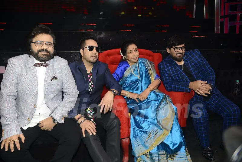 Mika Singh, Asha Bhosle & Wajid Ali on the sets of 'Sa Re Ga Ma Pa 2016'