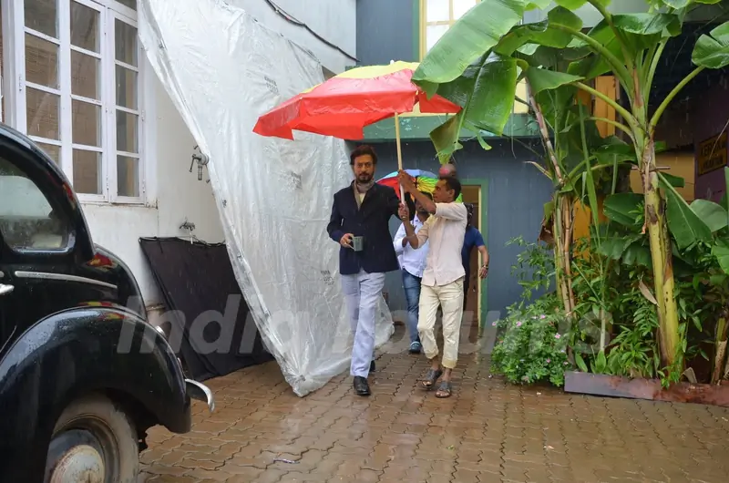 Irrfan Khan on the sets of ' Chidiya Ghar'