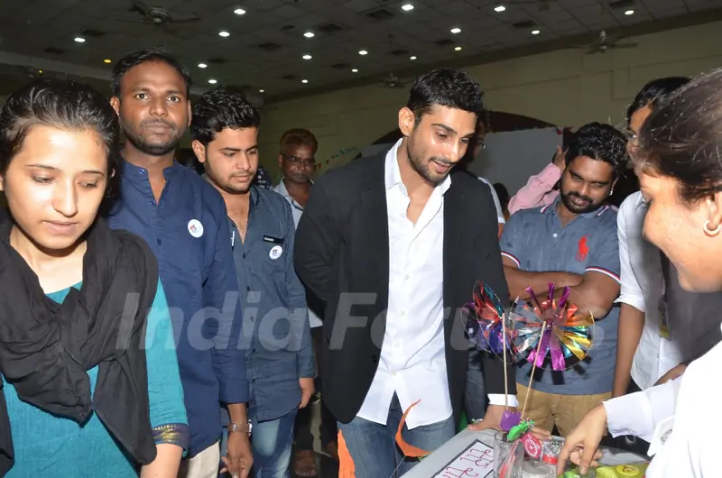Prateik Babbar interacts with Students at SNDT University