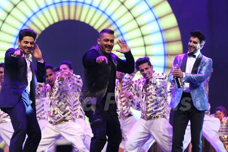 Suraj Pancholi, Salman Khan and Ranveer Singh performing at Star Studded 'IIFA AWARDS 2016'