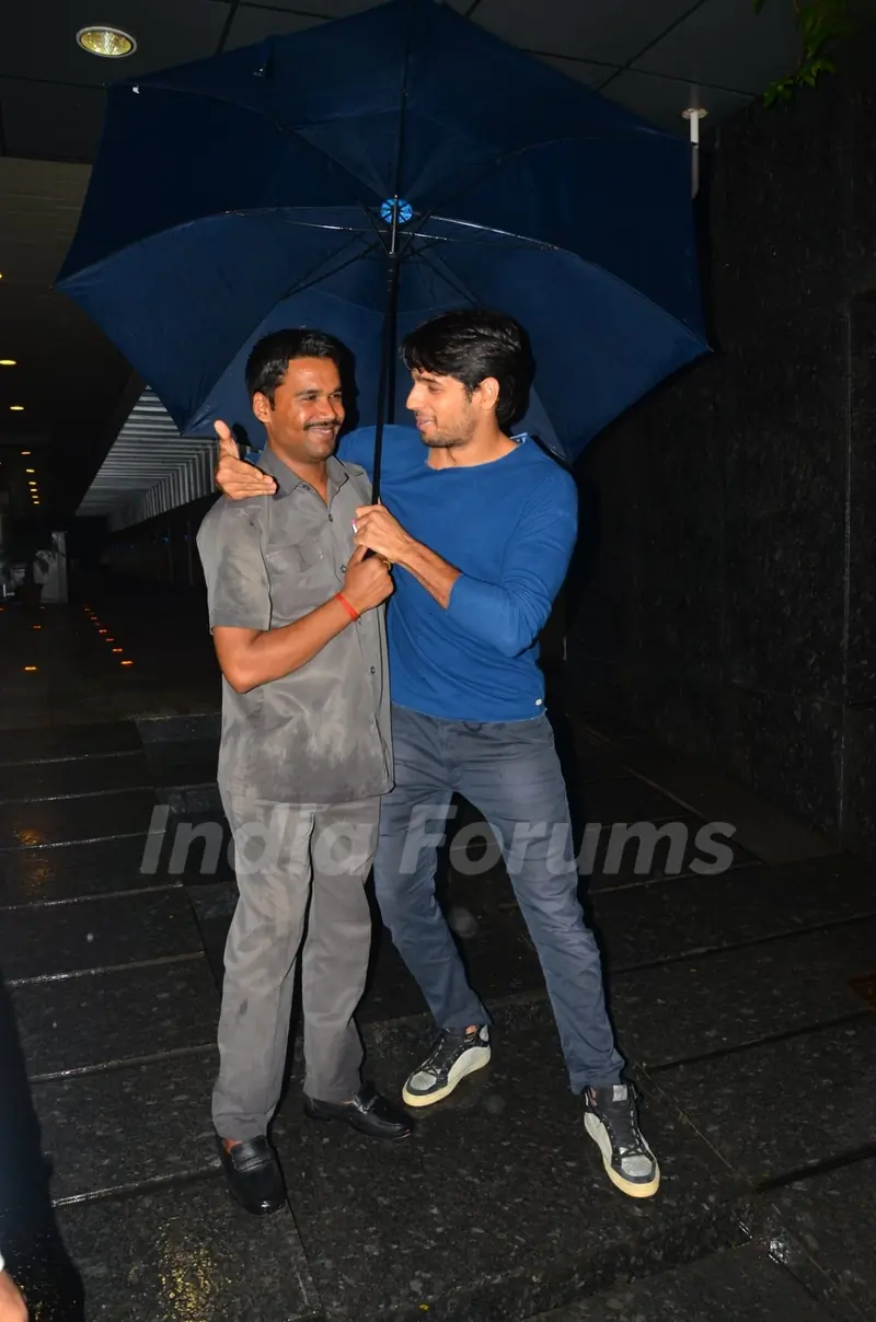 Sidharth Malhotra Snapped at Hakassan