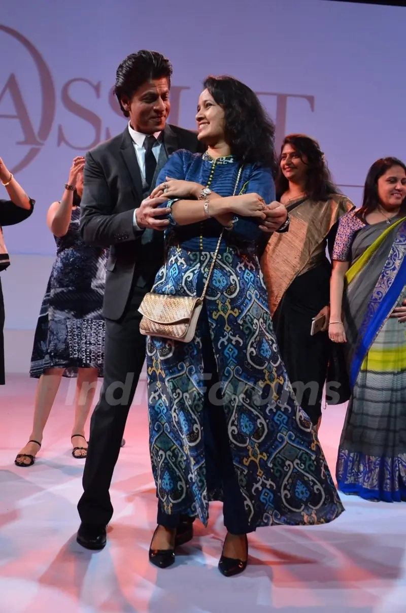Shah Rukh Khan at D'Decor Event