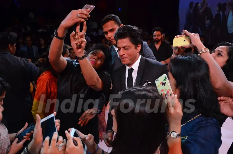 Shah Rukh Khan at D'Decor Event